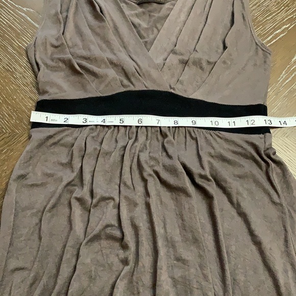 Soprano tan and black color block sleeveless dress. Small - Picture 16 of 17